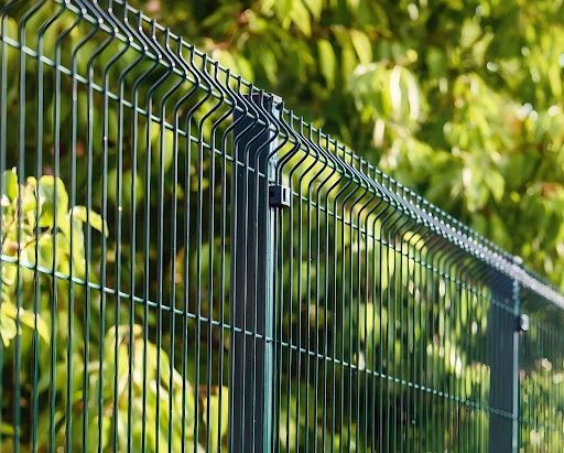 Какие бывают современные промышленные заборы?